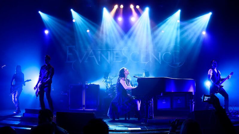 Cautivador concierto de Evanescence, con actuaciones enérgicas y efectos visuales cautivadores